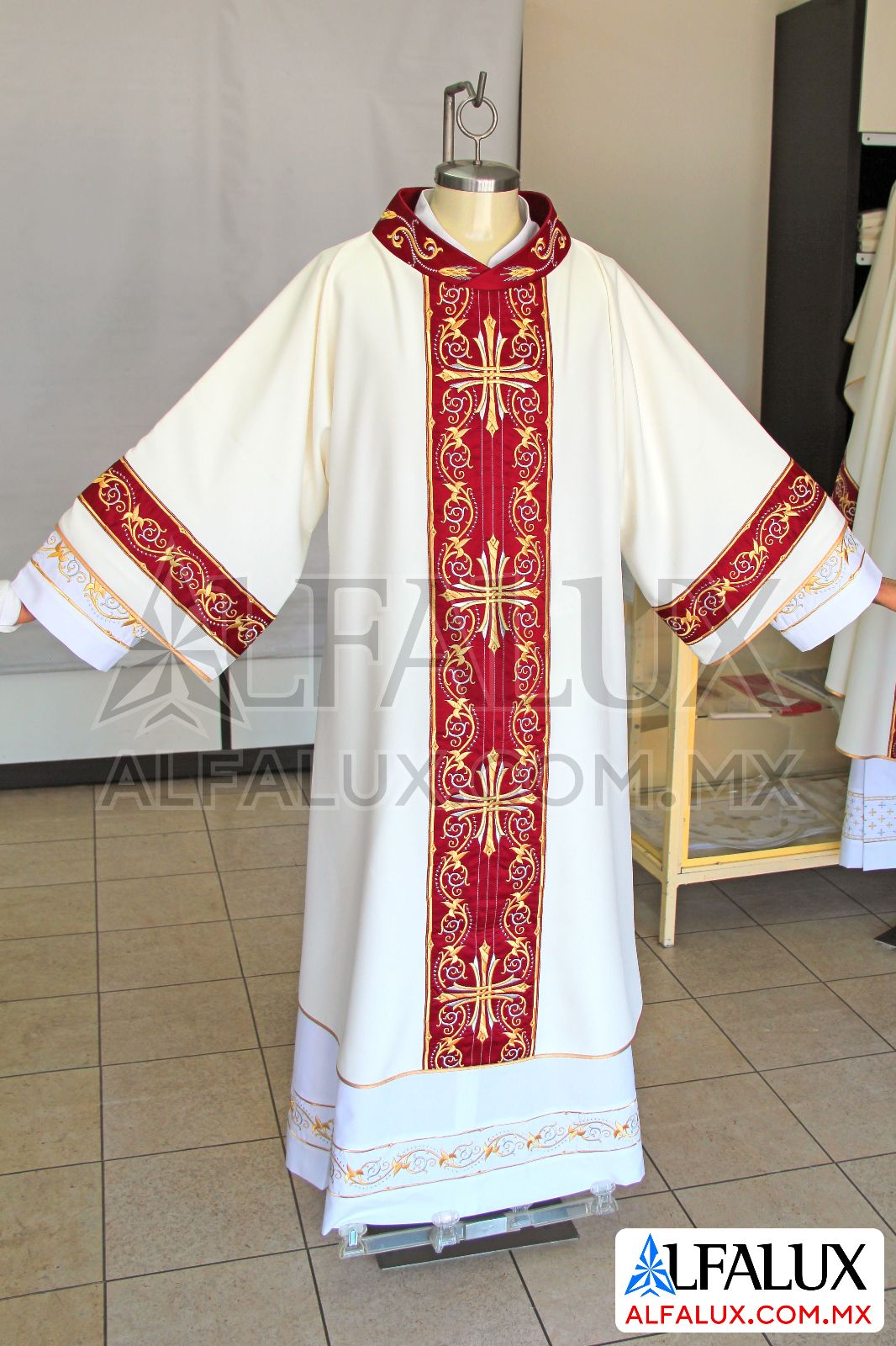 15 CARDENAL Alfalux Dalmatica Blanco Central Mangas RojoQuem ClloBord 195